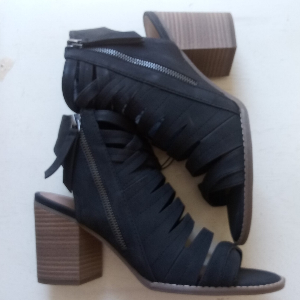 Nwt Booties/Sandals Wide Width - image 2